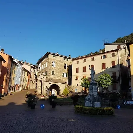 Antica Porta Delle Cinque Terre * Pignone
