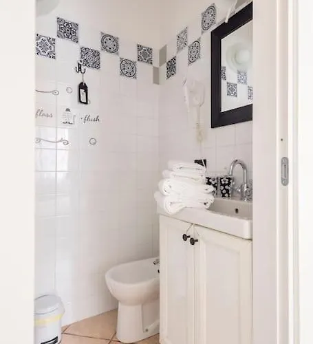 Antica Porta Delle Cinque Terre * Pignone